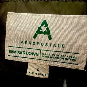 Aeropostale Girls Green Remixed down Vest. Size S. Brand new never worn.